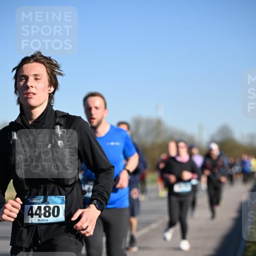 06.04.2025 - 44. Internationalen Wilhelmsburger Insellauf Dr. Thomas Lammeyer http://msf.ph/oto/7554916 06.04.2025 09:30:20 Laufen 4480 meine-sportfotos.de