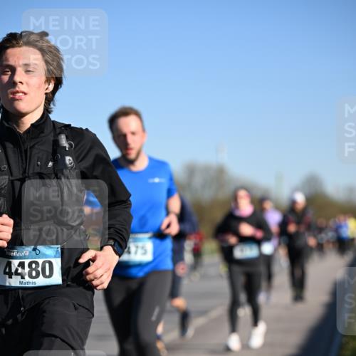 06.04.2025 - 44. Internationalen Wilhelmsburger Insellauf Dr. Thomas Lammeyer http://msf.ph/oto/7554918 06.04.2025 09:30:20 Laufen 4480, 475 meine-sportfotos.de