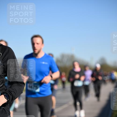 06.04.2025 - 44. Internationalen Wilhelmsburger Insellauf Dr. Thomas Lammeyer http://msf.ph/oto/7554923 06.04.2025 09:30:20 Laufen  meine-sportfotos.de