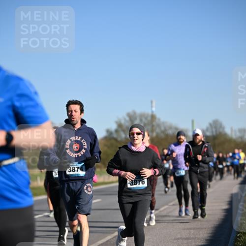 06.04.2025 - 44. Internationalen Wilhelmsburger Insellauf Dr. Thomas Lammeyer http://msf.ph/oto/7554931 06.04.2025 09:30:21 Laufen 3874, 3876 meine-sportfotos.de