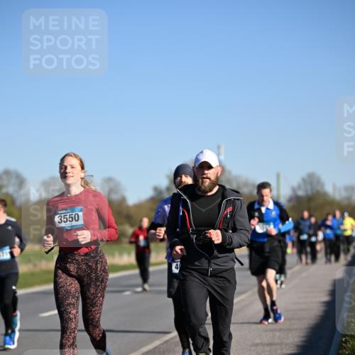 06.04.2025 - 44. Internationalen Wilhelmsburger Insellauf Dr. Thomas Lammeyer http://msf.ph/oto/7554967 06.04.2025 09:30:24 Laufen 3550 meine-sportfotos.de