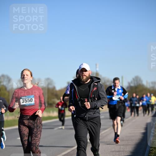 06.04.2025 - 44. Internationalen Wilhelmsburger Insellauf Dr. Thomas Lammeyer http://msf.ph/oto/7554969 06.04.2025 09:30:24 Laufen 3550 meine-sportfotos.de