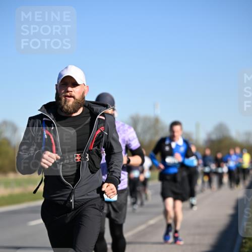 06.04.2025 - 44. Internationalen Wilhelmsburger Insellauf Dr. Thomas Lammeyer http://msf.ph/oto/7554982 06.04.2025 09:30:25 Laufen  meine-sportfotos.de