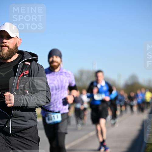 06.04.2025 - 44. Internationalen Wilhelmsburger Insellauf Dr. Thomas Lammeyer http://msf.ph/oto/7554989 06.04.2025 09:30:25 Laufen 4011 meine-sportfotos.de