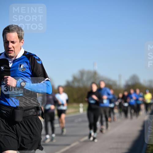 06.04.2025 - 44. Internationalen Wilhelmsburger Insellauf Dr. Thomas Lammeyer http://msf.ph/oto/7555021 06.04.2025 09:30:28 Laufen 3015 meine-sportfotos.de