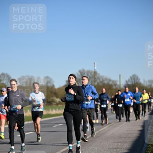 06.04.2025 - 44. Internationalen Wilhelmsburger Insellauf Dr. Thomas Lammeyer http://msf.ph/oto/7555037 06.04.2025 09:30:30 Laufen 3505, 3593, 3729 meine-sportfotos.de