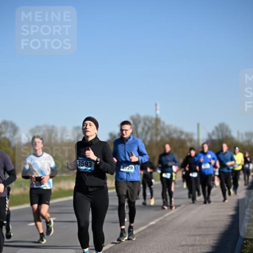 06.04.2025 - 44. Internationalen Wilhelmsburger Insellauf Dr. Thomas Lammeyer http://msf.ph/oto/7555048 06.04.2025 09:30:30 Laufen 3593, 3729 meine-sportfotos.de