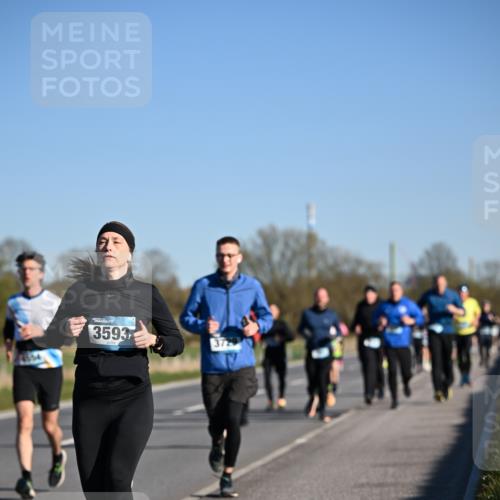 06.04.2025 - 44. Internationalen Wilhelmsburger Insellauf Dr. Thomas Lammeyer http://msf.ph/oto/7555052 06.04.2025 09:30:31 Laufen 4554, 3593 meine-sportfotos.de