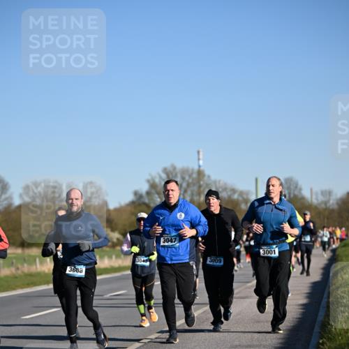 06.04.2025 - 44. Internationalen Wilhelmsburger Insellauf Dr. Thomas Lammeyer http://msf.ph/oto/7555075 06.04.2025 09:30:35 Laufen 3688, 3043, 3047, 3009, 3001 meine-sportfotos.de