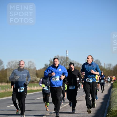 06.04.2025 - 44. Internationalen Wilhelmsburger Insellauf Dr. Thomas Lammeyer http://msf.ph/oto/7555079 06.04.2025 09:30:35 Laufen 3688, 3043, 3047, 3009, 3001 meine-sportfotos.de