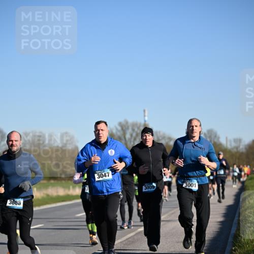 06.04.2025 - 44. Internationalen Wilhelmsburger Insellauf Dr. Thomas Lammeyer http://msf.ph/oto/7555088 06.04.2025 09:30:36 Laufen 3688, 3047, 3009, 3001 meine-sportfotos.de