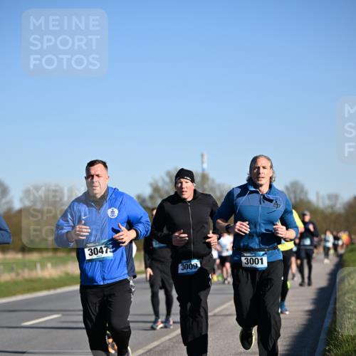 06.04.2025 - 44. Internationalen Wilhelmsburger Insellauf Dr. Thomas Lammeyer http://msf.ph/oto/7555095 06.04.2025 09:30:37 Laufen 3047, 3009, 3001 meine-sportfotos.de