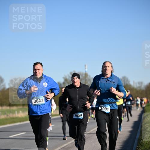 06.04.2025 - 44. Internationalen Wilhelmsburger Insellauf Dr. Thomas Lammeyer http://msf.ph/oto/7555097 06.04.2025 09:30:37 Laufen 3047, 3009, 3001 meine-sportfotos.de