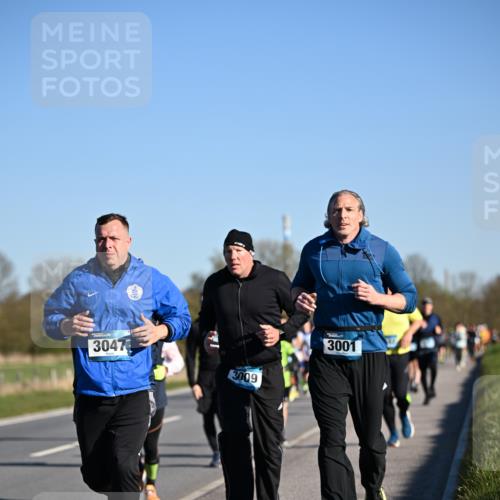 06.04.2025 - 44. Internationalen Wilhelmsburger Insellauf Dr. Thomas Lammeyer http://msf.ph/oto/7555099 06.04.2025 09:30:37 Laufen 3047, 3009, 3001 meine-sportfotos.de