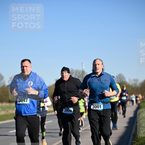 06.04.2025 - 44. Internationalen Wilhelmsburger Insellauf Dr. Thomas Lammeyer http://msf.ph/oto/7555101 06.04.2025 09:30:37 Laufen 3047, 3009, 3001 meine-sportfotos.de