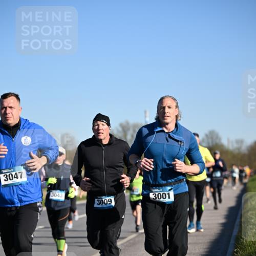 06.04.2025 - 44. Internationalen Wilhelmsburger Insellauf Dr. Thomas Lammeyer http://msf.ph/oto/7555105 06.04.2025 09:30:37 Laufen 3047, 3043, 3009, 3001 meine-sportfotos.de