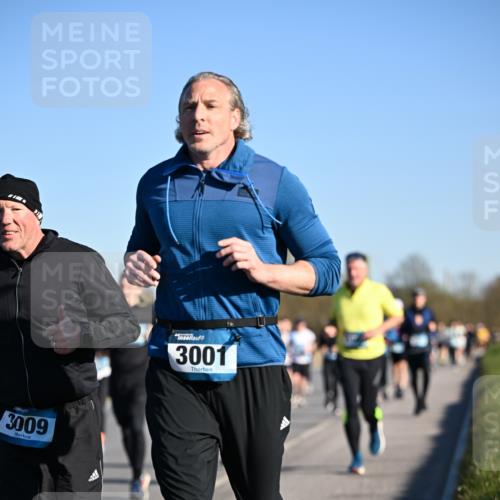 06.04.2025 - 44. Internationalen Wilhelmsburger Insellauf Dr. Thomas Lammeyer http://msf.ph/oto/7555121 06.04.2025 09:30:38 Laufen 3009, 3001 meine-sportfotos.de
