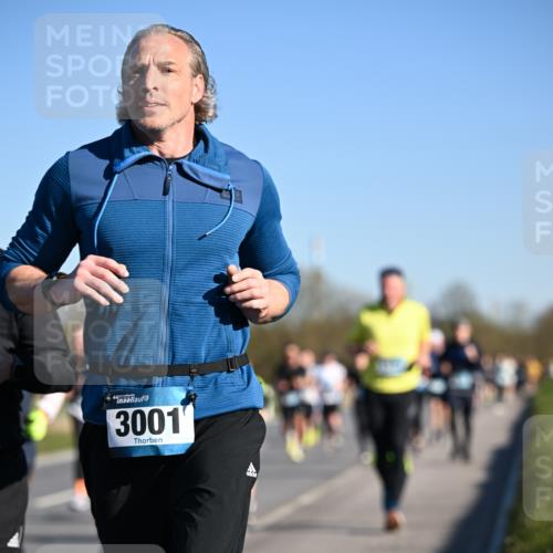 06.04.2025 - 44. Internationalen Wilhelmsburger Insellauf Dr. Thomas Lammeyer http://msf.ph/oto/7555123 06.04.2025 09:30:39 Laufen 3001 meine-sportfotos.de