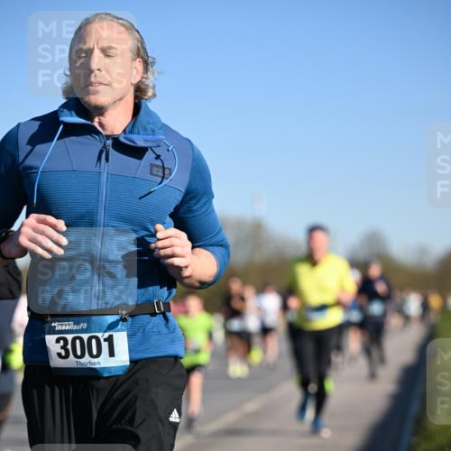 06.04.2025 - 44. Internationalen Wilhelmsburger Insellauf Dr. Thomas Lammeyer http://msf.ph/oto/7555125 06.04.2025 09:30:39 Laufen 3001 meine-sportfotos.de