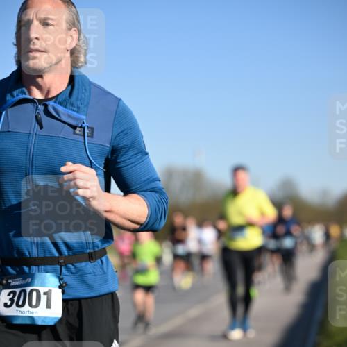 06.04.2025 - 44. Internationalen Wilhelmsburger Insellauf Dr. Thomas Lammeyer http://msf.ph/oto/7555127 06.04.2025 09:30:39 Laufen 3001 meine-sportfotos.de