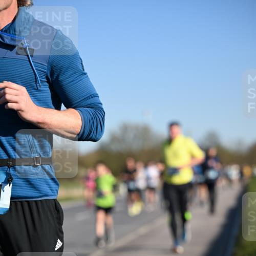 06.04.2025 - 44. Internationalen Wilhelmsburger Insellauf Dr. Thomas Lammeyer http://msf.ph/oto/7555129 06.04.2025 09:30:39 Laufen  meine-sportfotos.de