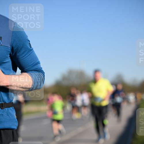 06.04.2025 - 44. Internationalen Wilhelmsburger Insellauf Dr. Thomas Lammeyer http://msf.ph/oto/7555131 06.04.2025 09:30:39 Laufen  meine-sportfotos.de