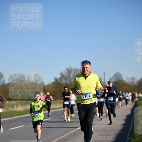 06.04.2025 - 44. Internationalen Wilhelmsburger Insellauf Dr. Thomas Lammeyer http://msf.ph/oto/7555139 06.04.2025 09:30:40 Laufen 3844, 5107 meine-sportfotos.de