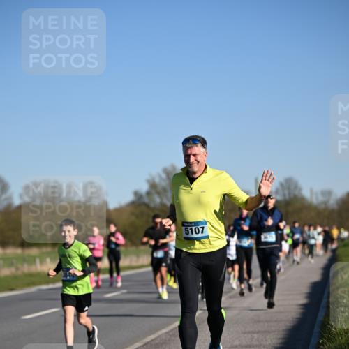 06.04.2025 - 44. Internationalen Wilhelmsburger Insellauf Dr. Thomas Lammeyer http://msf.ph/oto/7555144 06.04.2025 09:30:40 Laufen 5107, 3675 meine-sportfotos.de