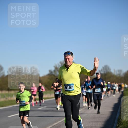 06.04.2025 - 44. Internationalen Wilhelmsburger Insellauf Dr. Thomas Lammeyer http://msf.ph/oto/7555146 06.04.2025 09:30:41 Laufen 5107 meine-sportfotos.de