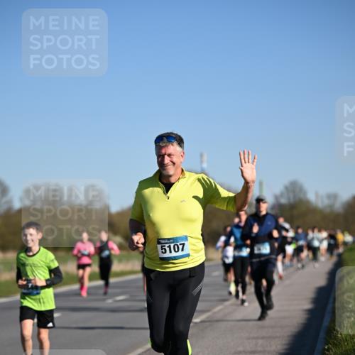06.04.2025 - 44. Internationalen Wilhelmsburger Insellauf Dr. Thomas Lammeyer http://msf.ph/oto/7555152 06.04.2025 09:30:41 Laufen 5107 meine-sportfotos.de