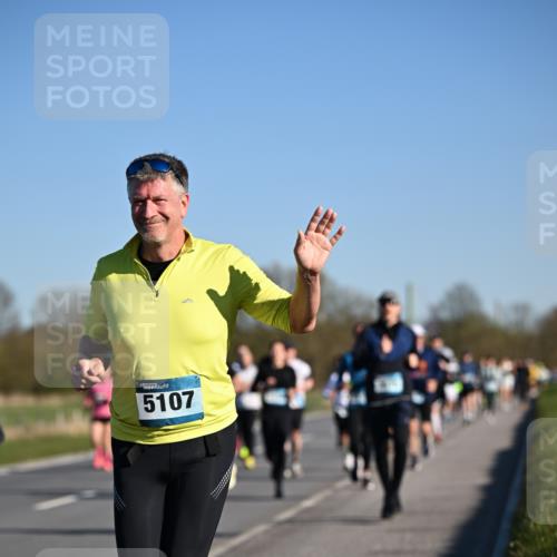 06.04.2025 - 44. Internationalen Wilhelmsburger Insellauf Dr. Thomas Lammeyer http://msf.ph/oto/7555163 06.04.2025 09:30:42 Laufen 5107 meine-sportfotos.de