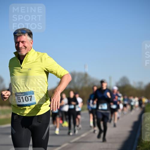 06.04.2025 - 44. Internationalen Wilhelmsburger Insellauf Dr. Thomas Lammeyer http://msf.ph/oto/7555167 06.04.2025 09:30:42 Laufen 5107 meine-sportfotos.de