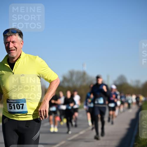 06.04.2025 - 44. Internationalen Wilhelmsburger Insellauf Dr. Thomas Lammeyer http://msf.ph/oto/7555169 06.04.2025 09:30:42 Laufen 5107 meine-sportfotos.de