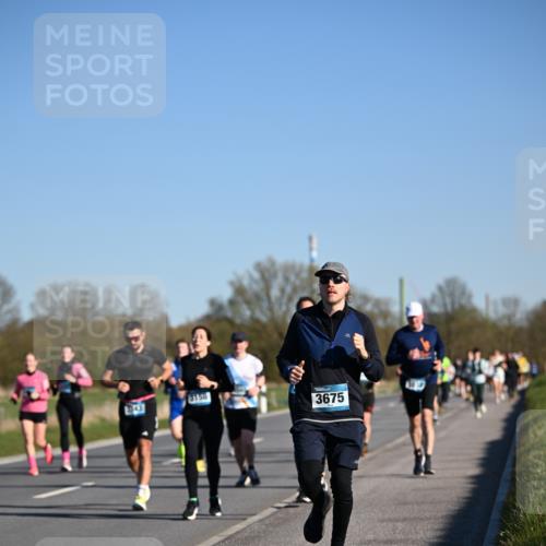 06.04.2025 - 44. Internationalen Wilhelmsburger Insellauf Dr. Thomas Lammeyer http://msf.ph/oto/7555178 06.04.2025 09:30:43 Laufen 3158, 3675 meine-sportfotos.de