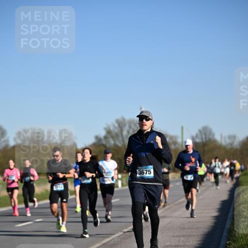 06.04.2025 - 44. Internationalen Wilhelmsburger Insellauf Dr. Thomas Lammeyer http://msf.ph/oto/7555180 06.04.2025 09:30:44 Laufen 3675 meine-sportfotos.de