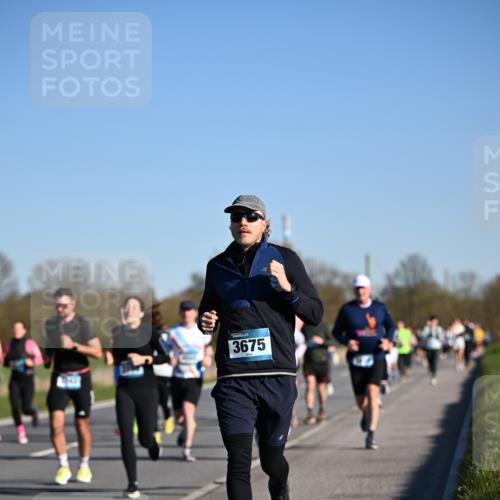 06.04.2025 - 44. Internationalen Wilhelmsburger Insellauf Dr. Thomas Lammeyer http://msf.ph/oto/7555189 06.04.2025 09:30:44 Laufen 3675 meine-sportfotos.de