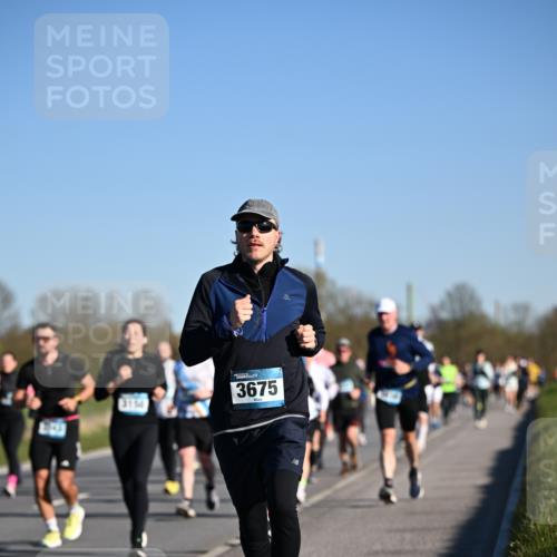 06.04.2025 - 44. Internationalen Wilhelmsburger Insellauf Dr. Thomas Lammeyer http://msf.ph/oto/7555193 06.04.2025 09:30:45 Laufen 3150, 3675 meine-sportfotos.de