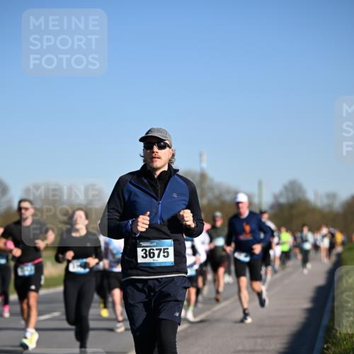 06.04.2025 - 44. Internationalen Wilhelmsburger Insellauf Dr. Thomas Lammeyer http://msf.ph/oto/7555196 06.04.2025 09:30:45 Laufen 3675 meine-sportfotos.de