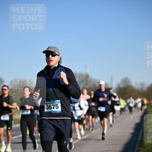06.04.2025 - 44. Internationalen Wilhelmsburger Insellauf Dr. Thomas Lammeyer http://msf.ph/oto/7555200 06.04.2025 09:30:45 Laufen 3675 meine-sportfotos.de