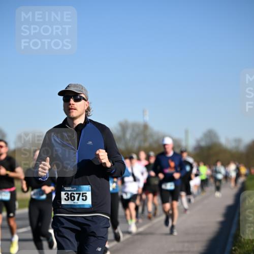 06.04.2025 - 44. Internationalen Wilhelmsburger Insellauf Dr. Thomas Lammeyer http://msf.ph/oto/7555202 06.04.2025 09:30:45 Laufen 3675 meine-sportfotos.de