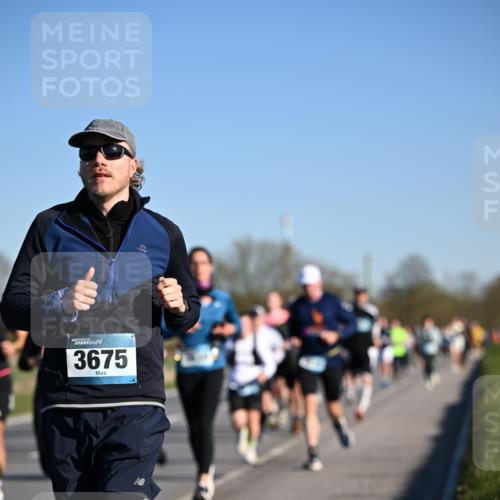 06.04.2025 - 44. Internationalen Wilhelmsburger Insellauf Dr. Thomas Lammeyer http://msf.ph/oto/7555207 06.04.2025 09:30:45 Laufen 3675 meine-sportfotos.de
