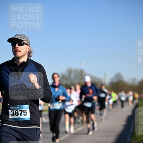 06.04.2025 - 44. Internationalen Wilhelmsburger Insellauf Dr. Thomas Lammeyer http://msf.ph/oto/7555209 06.04.2025 09:30:45 Laufen 3675 meine-sportfotos.de