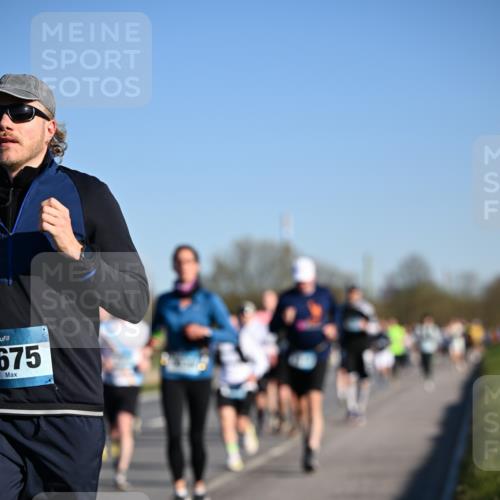 06.04.2025 - 44. Internationalen Wilhelmsburger Insellauf Dr. Thomas Lammeyer http://msf.ph/oto/7555211 06.04.2025 09:30:46 Laufen 675 meine-sportfotos.de