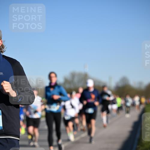06.04.2025 - 44. Internationalen Wilhelmsburger Insellauf Dr. Thomas Lammeyer http://msf.ph/oto/7555213 06.04.2025 09:30:46 Laufen  meine-sportfotos.de