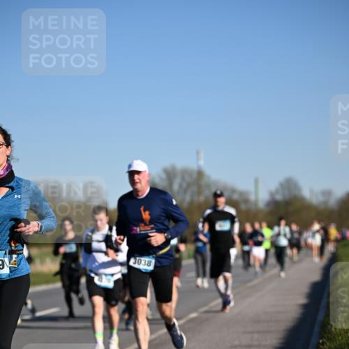 06.04.2025 - 44. Internationalen Wilhelmsburger Insellauf Dr. Thomas Lammeyer http://msf.ph/oto/7555233 06.04.2025 09:30:48 Laufen 3038, 9 meine-sportfotos.de