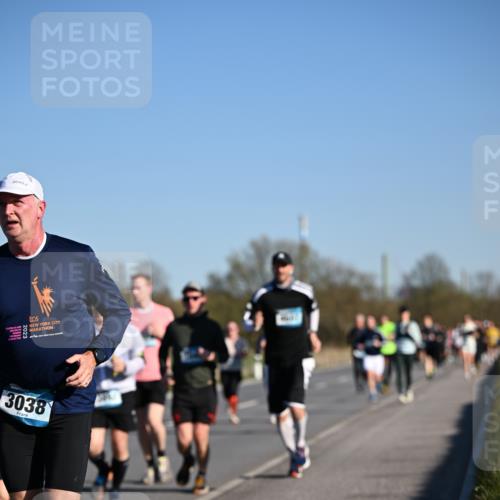 06.04.2025 - 44. Internationalen Wilhelmsburger Insellauf Dr. Thomas Lammeyer http://msf.ph/oto/7555244 06.04.2025 09:30:49 Laufen 3038 meine-sportfotos.de