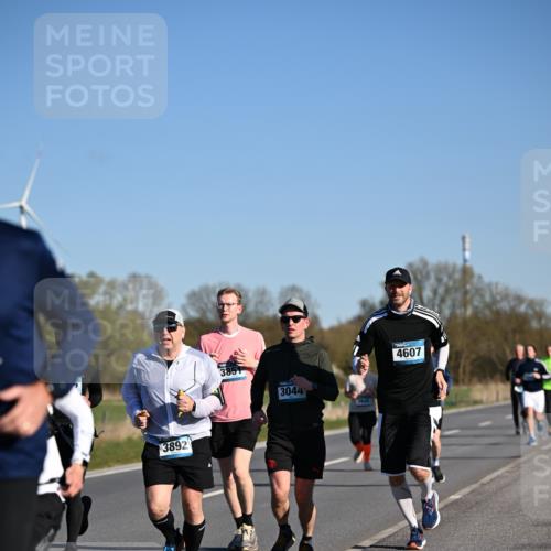 06.04.2025 - 44. Internationalen Wilhelmsburger Insellauf Dr. Thomas Lammeyer http://msf.ph/oto/7555248 06.04.2025 09:30:50 Laufen 3892, 3044, 4607 meine-sportfotos.de