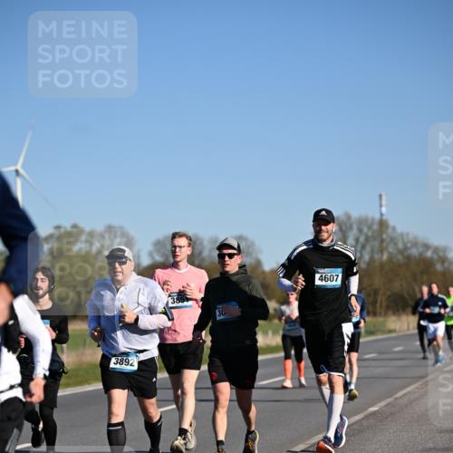 06.04.2025 - 44. Internationalen Wilhelmsburger Insellauf Dr. Thomas Lammeyer http://msf.ph/oto/7555250 06.04.2025 09:30:50 Laufen 3892, 30, 4607 meine-sportfotos.de