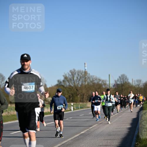06.04.2025 - 44. Internationalen Wilhelmsburger Insellauf Dr. Thomas Lammeyer http://msf.ph/oto/7555266 06.04.2025 09:30:52 Laufen 4607, 4515, 3023 meine-sportfotos.de