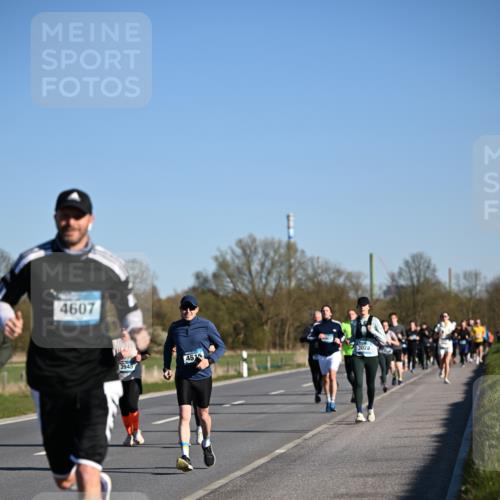 06.04.2025 - 44. Internationalen Wilhelmsburger Insellauf Dr. Thomas Lammeyer http://msf.ph/oto/7555269 06.04.2025 09:30:52 Laufen 4607, 3945, 4515, 3028 meine-sportfotos.de